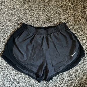 NIKE Athletic Shorts 🩳